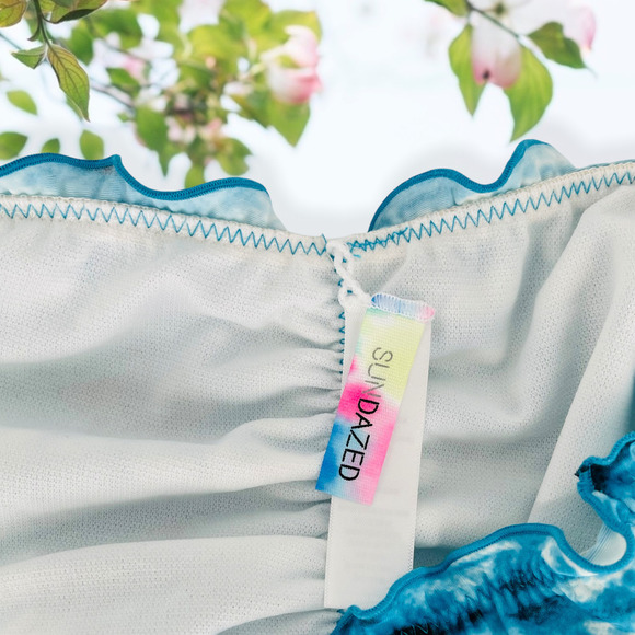 SUNDAZED Ruffled Edge Bikini Bottom Size Medium - Picture 5 of 5